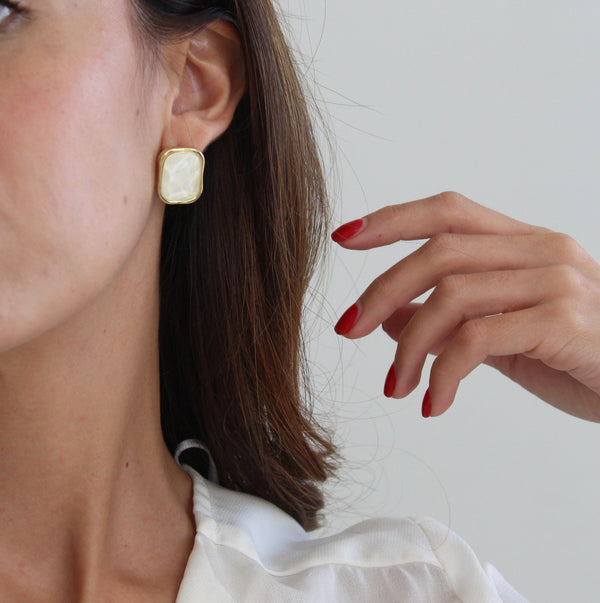 Aretes Soft White